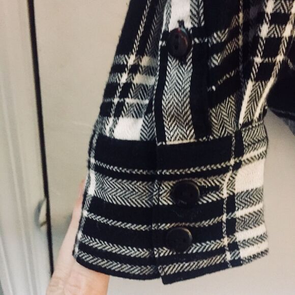 Olive & Oak Plaid Button Down - Picture 4 of 5